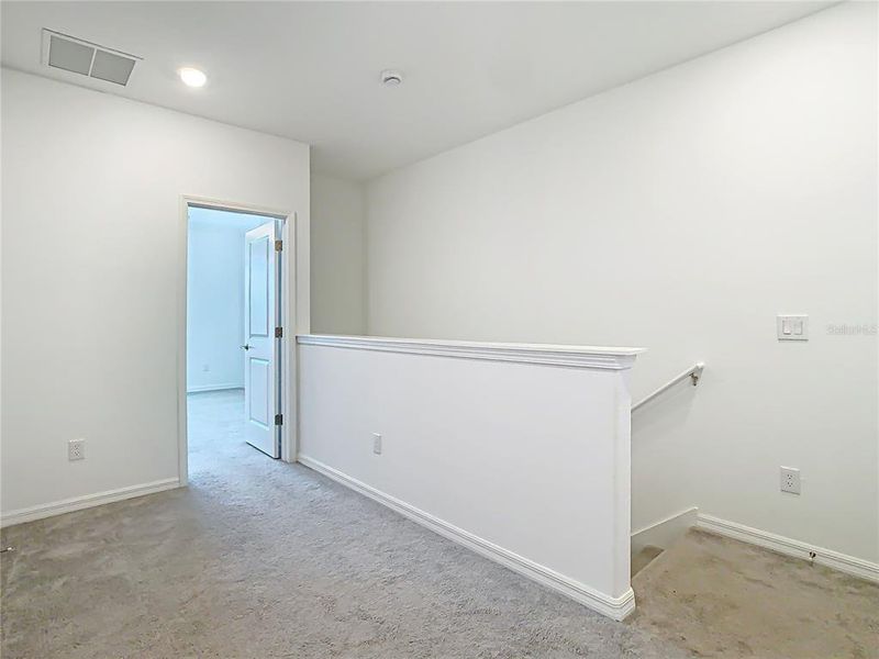 Spacious, unfurnished interior of a new home in , Wesley Chapel (Image 20).