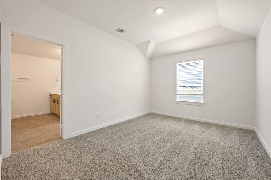 Spacious, unfurnished interior of a new home in Blue Heron Estates, Beasley (Image 27).