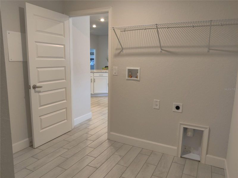 Spacious, unfurnished interior of a new home in Sunset Landing, Spring Hill (Image 18).