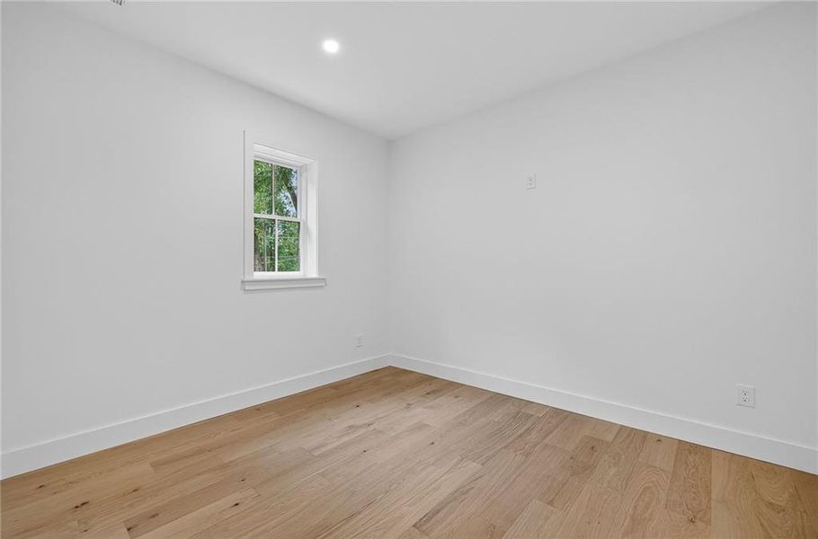 Spacious, unfurnished interior of a new home in , Atlanta (Image 44).