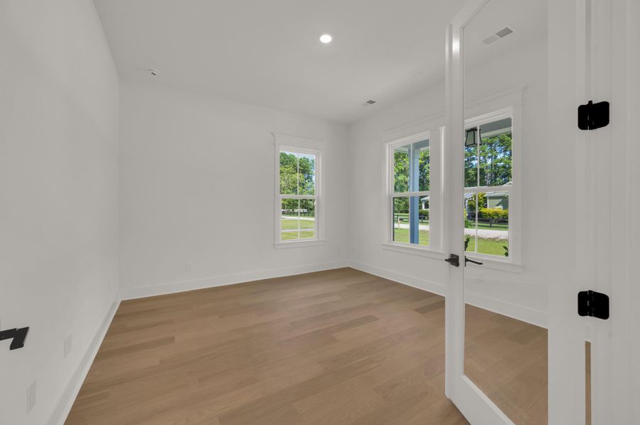 Spacious, unfurnished interior of a new home in Dorchester County Homes, Ridgeville (Image 12).
