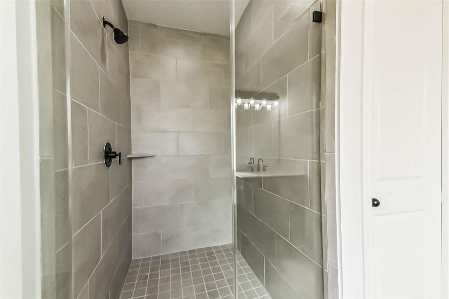 Close-up of interior finishes inside a home in , Baytown (Image 15).