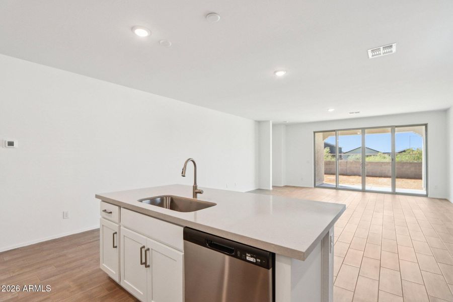 15-web-or-mls-W Bowker St-S2803-015 15-web-or-mls-W Bowker St-S2803-015