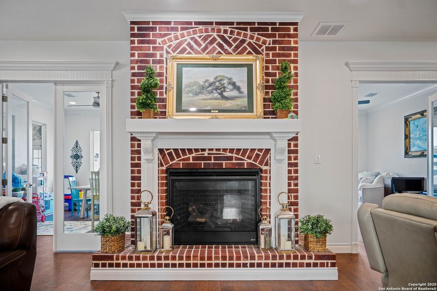 Furnished interior view inside a new home in , Kenedy (Image 23).