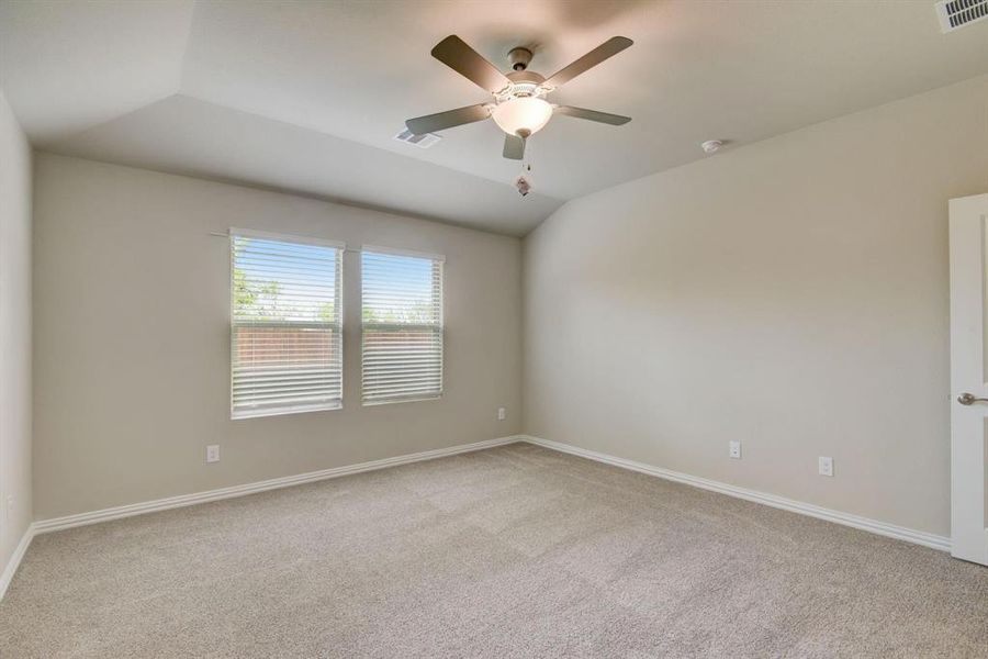 Spacious, unfurnished interior of a new home in Stratton Place, Greenville (Image 16).