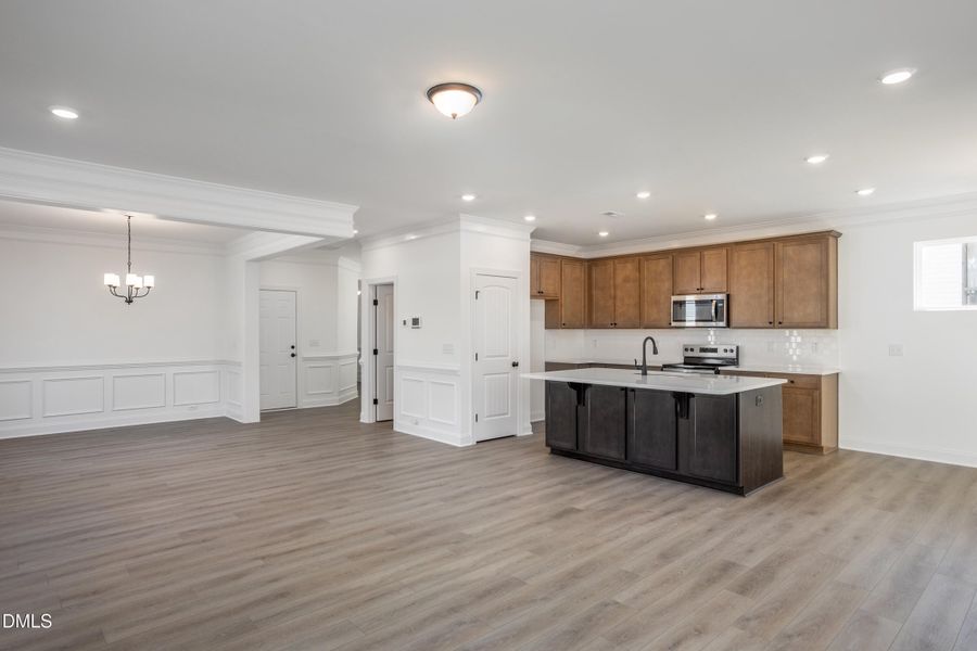 Family/Kitchen