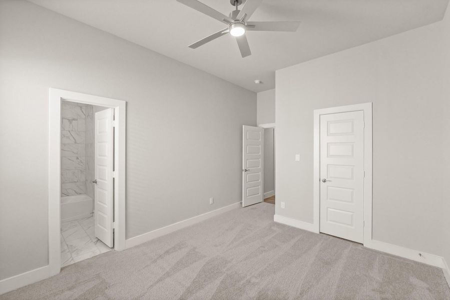 Spacious, unfurnished interior of a new home in Briarwood Crossing, Rosenberg (Image 26). Spacious, unfurnished interior of a new home in Briarwood Crossing, Rosenberg (Image 26).