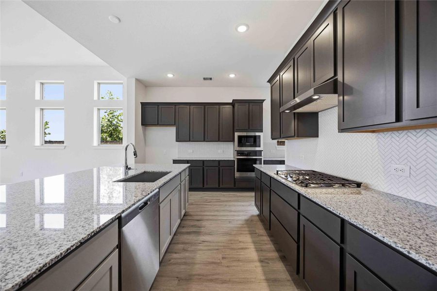 Furnished interior view inside a new home in Canterra Creek 60', Rosharon (Image 10). Furnished interior view inside a new home in Canterra Creek 60', Rosharon (Image 10).