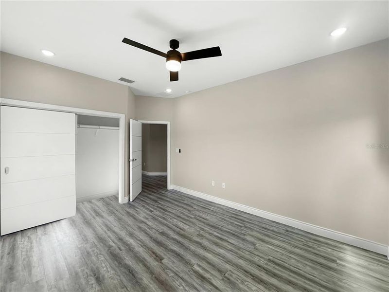 Spacious, unfurnished interior of a new home in , Davenport (Image 22).