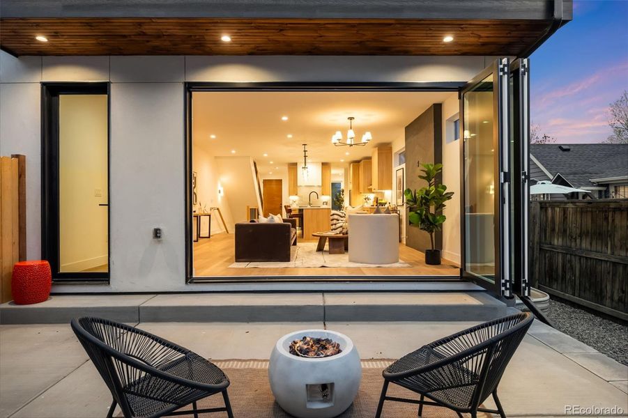 Amazing indoor/outdoor living