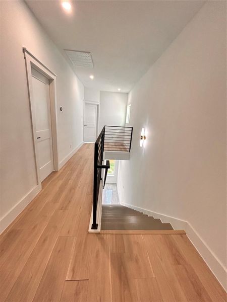 Spacious, unfurnished interior of a new home in , Houston (Image 4).