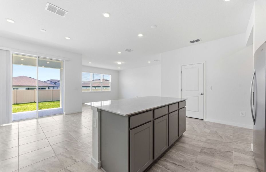 Furnished interior view inside a new home in Evergreen, Thonotosassa (Image 8).