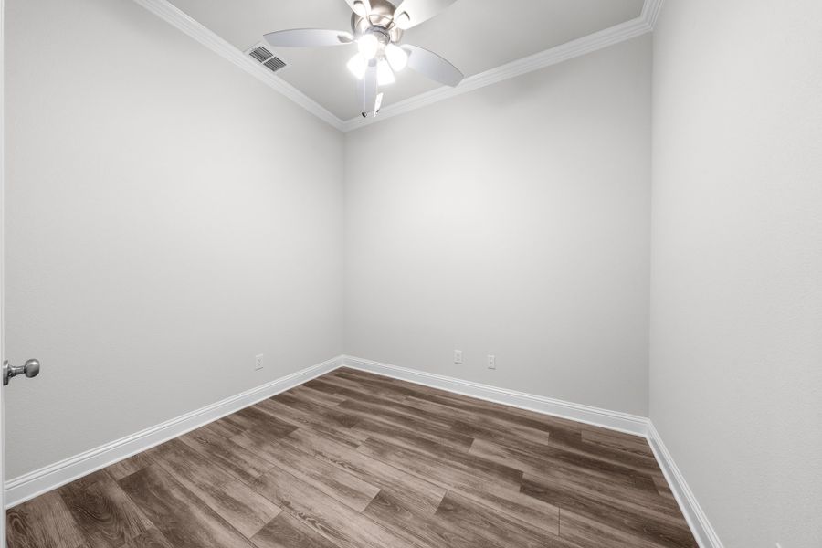 Spacious, unfurnished interior of a new home in Mallard Point, Greenville (Image 28).