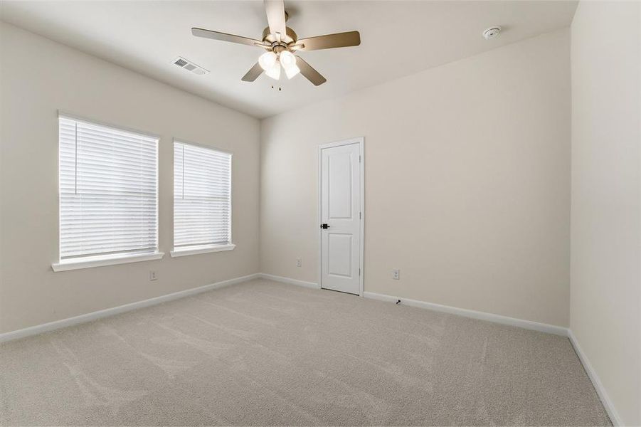 Spacious, unfurnished interior of a new home in La Terra, Celina (Image 14).