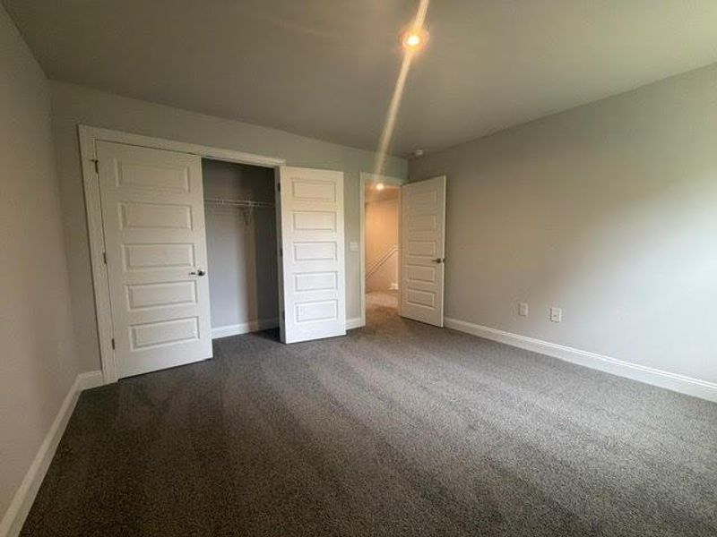 Spacious, unfurnished interior of a new home in Tuscany Hills, Douglasville (Image 24).