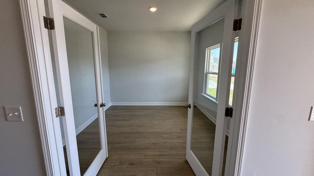 Spacious, unfurnished interior of a new home in Watson Hill, Summerville (Image 29).