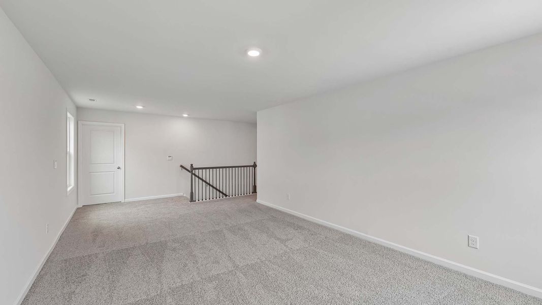 Spacious, unfurnished interior of a new home in Oak Grove Hill, Huntersville (Image 18).
