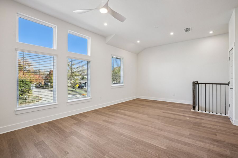 Spacious, unfurnished interior of a new home in Koenig Townhomes, Austin (Image 19).
