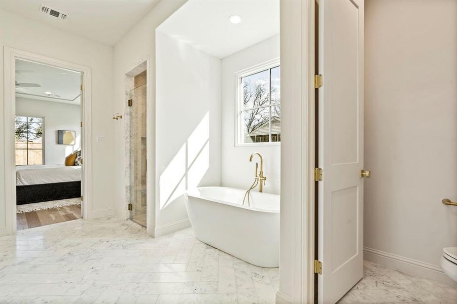 Furnished interior view inside a new home in , Dallas (Image 36).