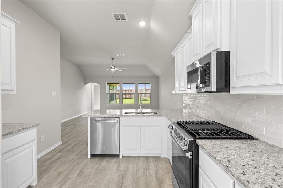DFW-Chisholm Hills-Concept 1503-806 Misty Lane- Kitchen -Risewell Homes-6 DFW-Chisholm Hills-Concept 1503-806 Misty Lane- Kitchen -Risewell Homes-6