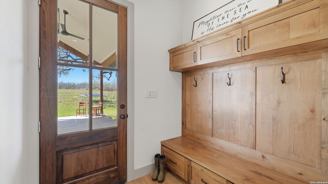 Furnished interior view inside a new home in , Seguin (Image 19).