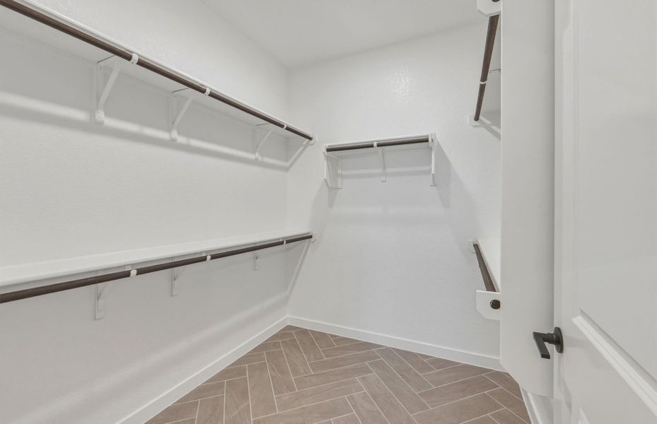 Spacious, unfurnished interior of a new home in Sun City Texas, Georgetown (Image 17).