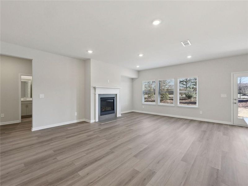 Spacious, unfurnished interior of a new home in Martin Springs - Estate Series, Lawrenceville (Image 13).