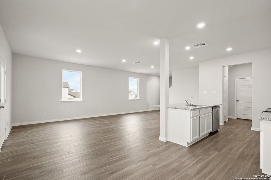 Spacious, unfurnished interior of a new home in Katzer Ranch, Converse (Image 20).