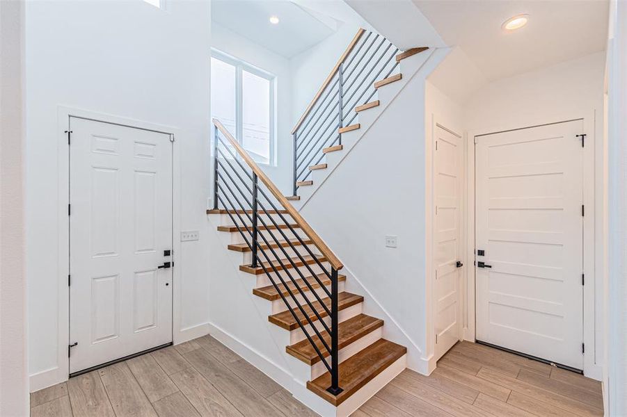 Spacious, unfurnished interior of a new home in , Dallas (Image 17).