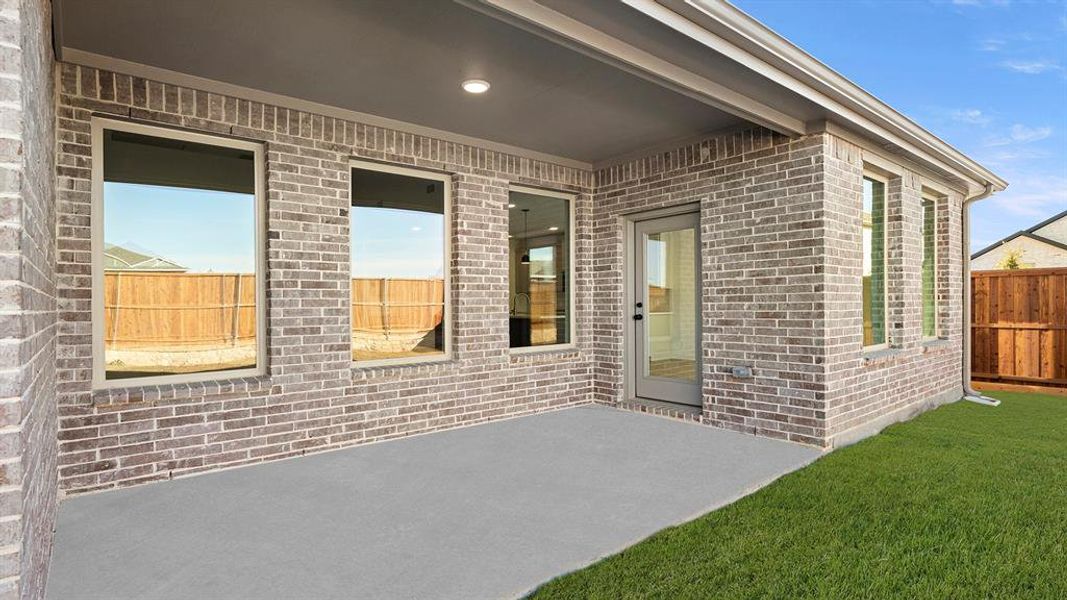 25. 9301 Derry - Patio