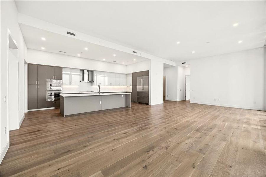 Spacious, unfurnished interior of a new home in The Dillon Buckhead, Atlanta (Image 37).