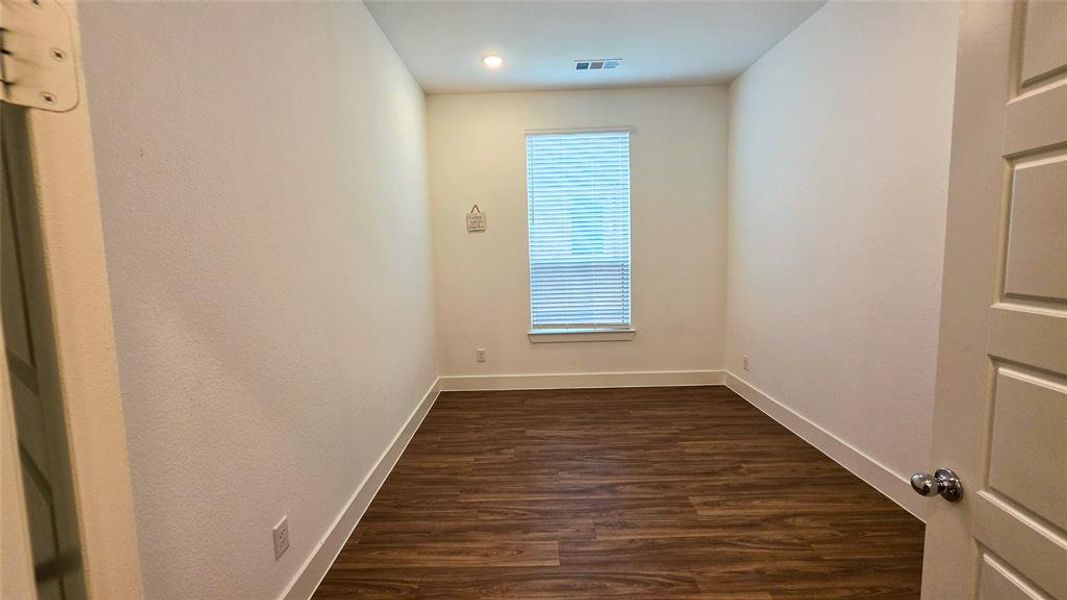 Spacious, unfurnished interior of a new home in Sandbrock Ranch, Aubrey (Image 21). Spacious, unfurnished interior of a new home in Sandbrock Ranch, Aubrey (Image 21).