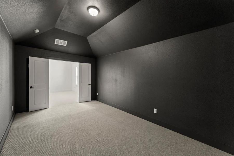 23_24. 1721 Silla - Media