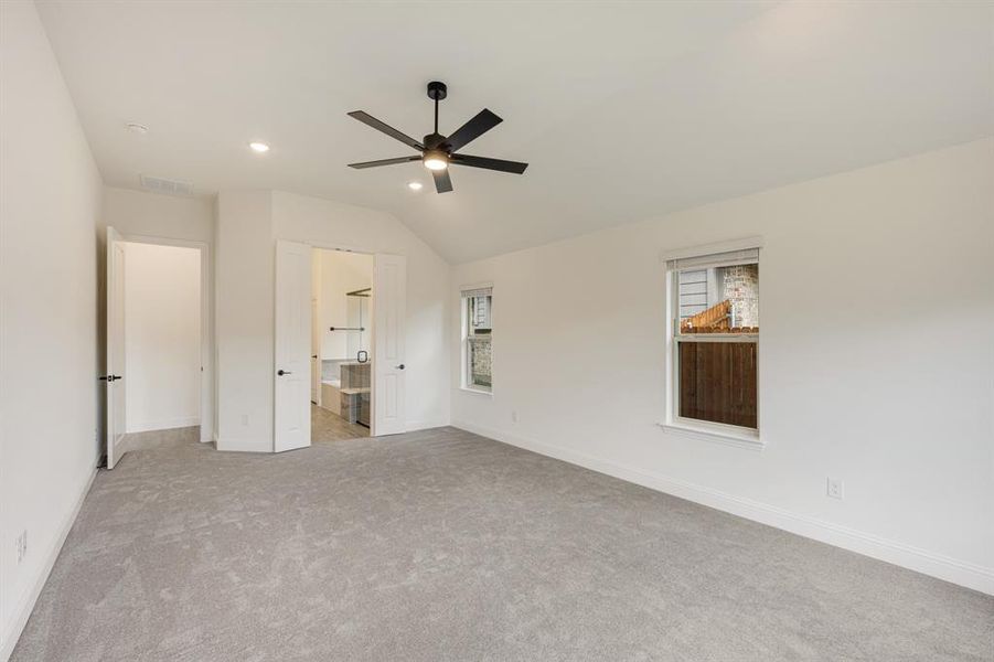 Spacious, unfurnished interior of a new home in Eagle Glen 50, Alvarado (Image 19). Spacious, unfurnished interior of a new home in Eagle Glen 50, Alvarado (Image 19).