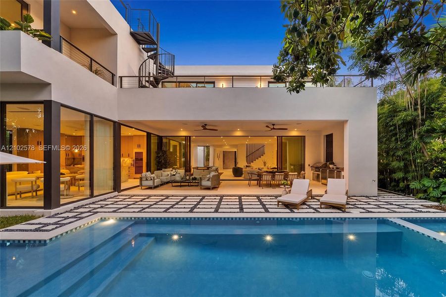 Exterior details and patio area of a home in , Miami (Image 37).