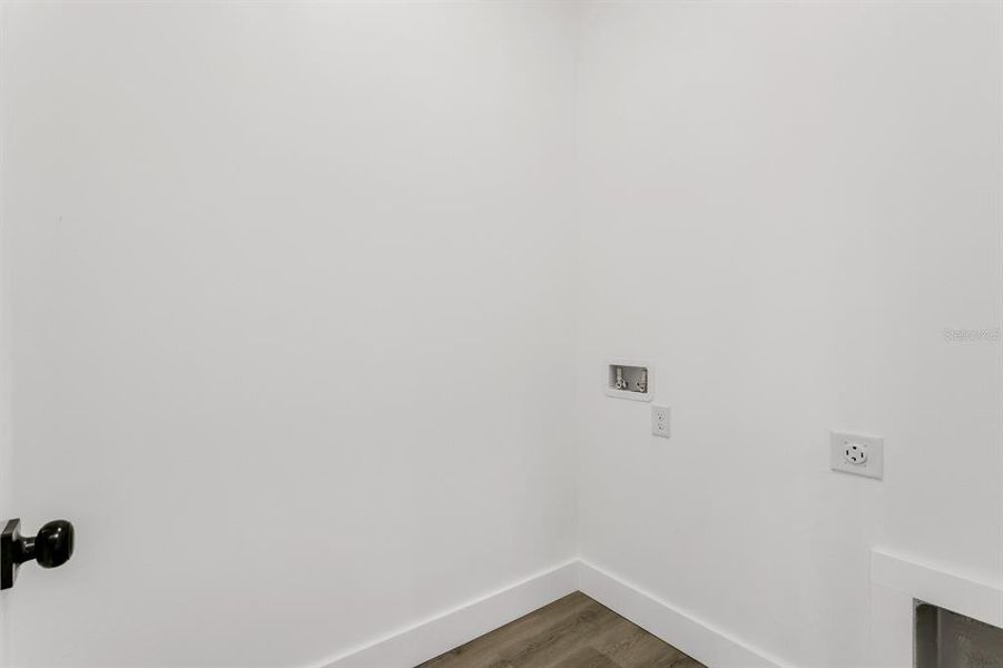 Spacious, unfurnished interior of a new home in , Tampa (Image 20).