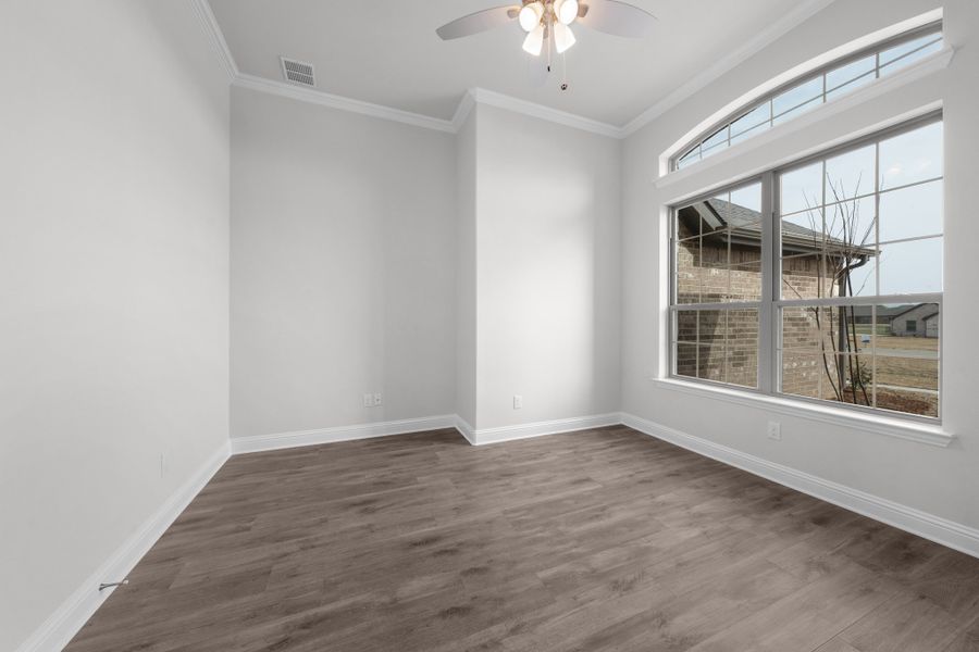 Spacious, unfurnished interior of a new home in Berkshire Estates, Mesquite (Image 31).