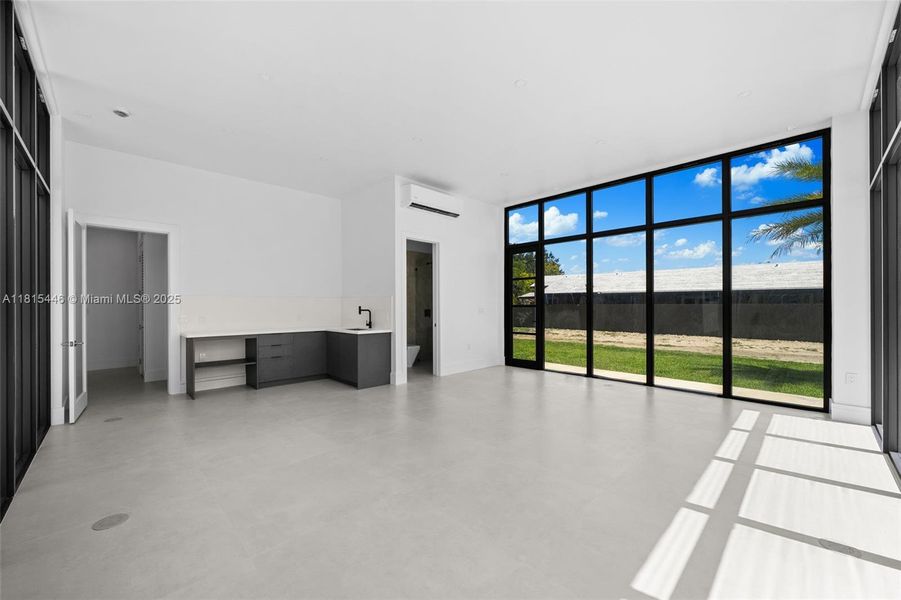 Spacious, unfurnished interior of a new home in , Homestead (Image 9).