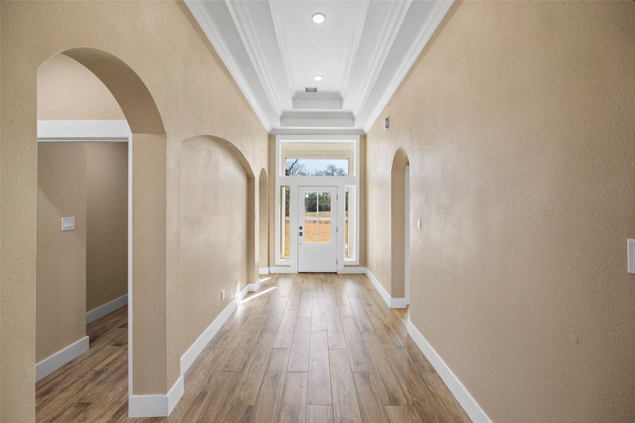 Spacious, unfurnished interior of a new home in , Hempstead (Image 12).