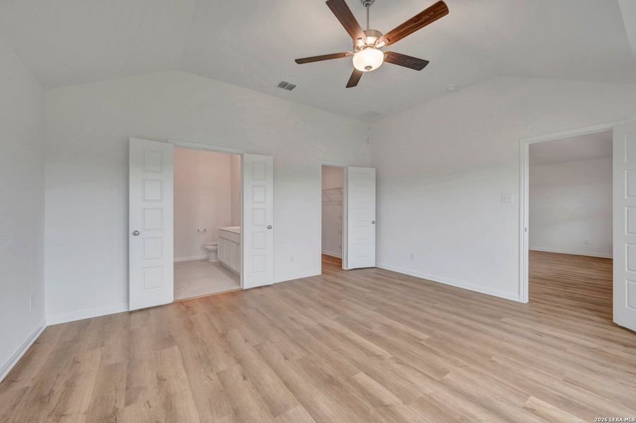 Spacious, unfurnished interior of a new home in Agave, San Antonio (Image 19). Spacious, unfurnished interior of a new home in Agave, San Antonio (Image 19).