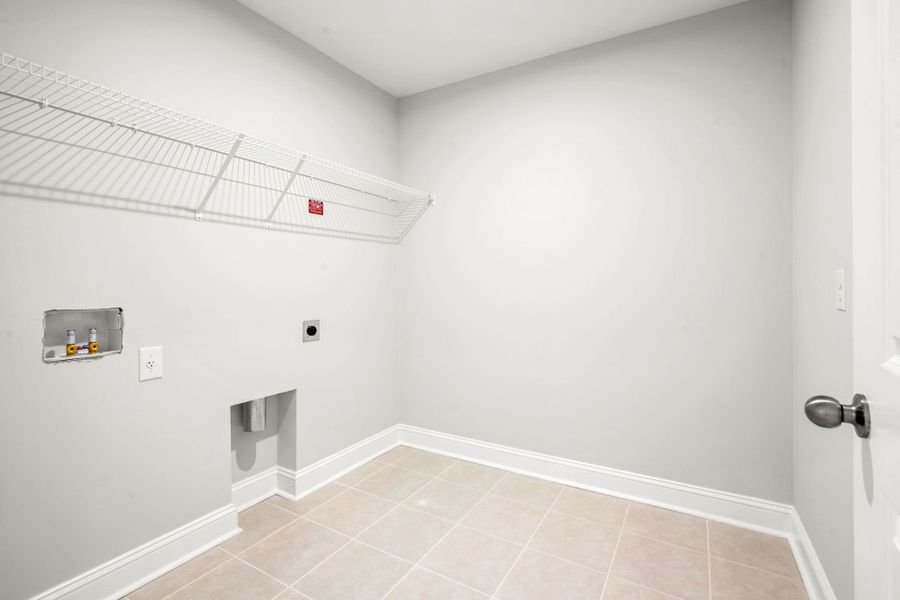 Spacious, unfurnished interior of a new home in Salem Bay, Beaufort (Image 13).