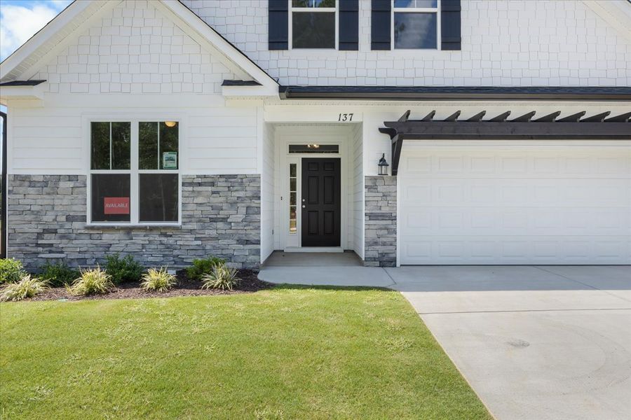 Exterior details and patio area of a home in Tillery Park, Grovetown (Image 3).