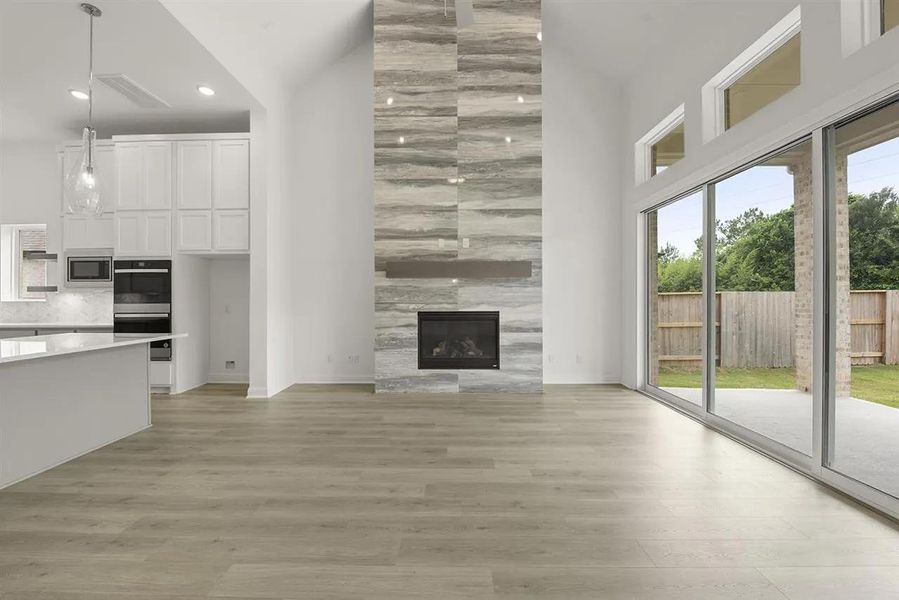 Spacious, unfurnished interior of a new home in Wolf Ranch South Fork, Georgetown (Image 15).