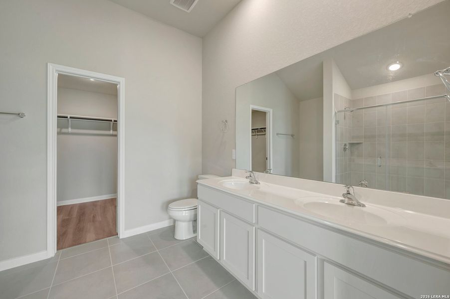 Furnished interior view inside a new home in Hickory Ridge Estates, Elmendorf (Image 6).