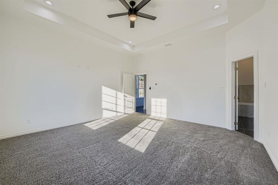 Spacious, unfurnished interior of a new home in , Grand Prairie (Image 19).