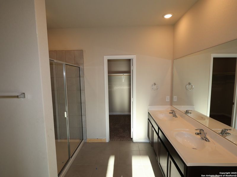 Image 35 of a home in Agave.