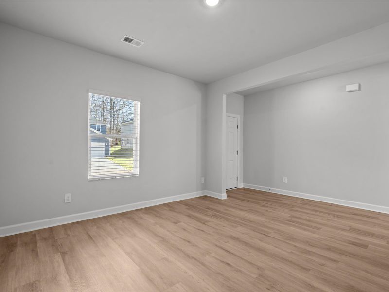 Spacious, unfurnished interior of a new home in Maxwell Commons, Easley (Image 12).