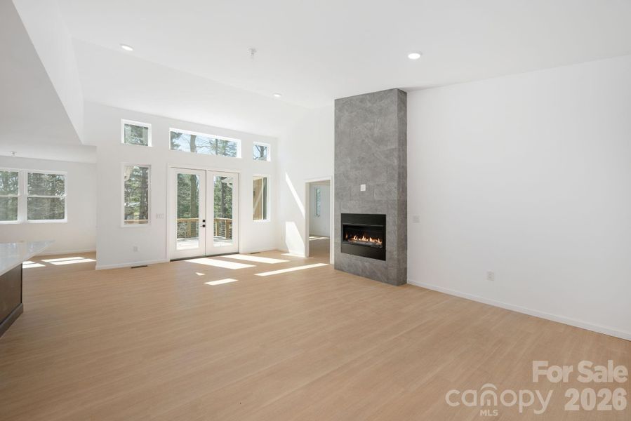 Spacious, unfurnished interior of a new home in , Flat Rock (Image 38).