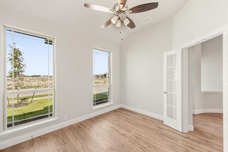 Spacious, unfurnished interior of a new home in Silo Mills Classic 70, Cleburne (Image 26).