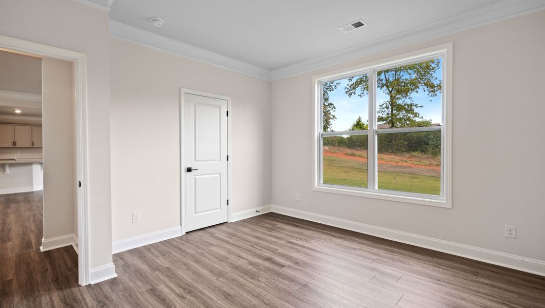 Spacious, unfurnished interior of a new home in Campbell Ridge, Piedmont (Image 23).